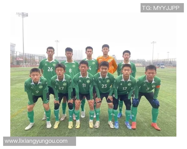 深圳足球队以75分领跑冠军赛积分榜展现强劲实力